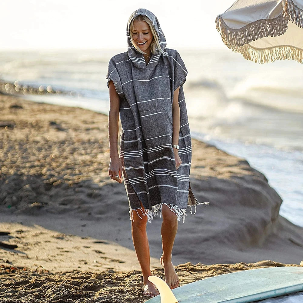 Türkisches anziehbares Strandtuch – sandabweisend, groß, Surf-Poncho mit Kapuze, Umkleidetuch, schnell trocknend, Bademantel