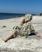 Premium Strandponcho „Neon Safari“
